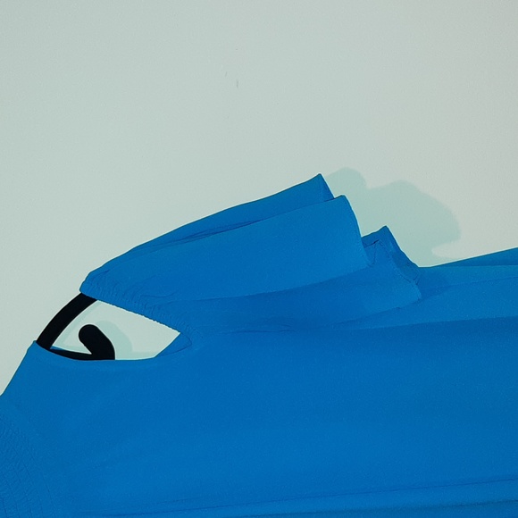 Rachel Roy top with Peek-a-Boo Sleeves Size Large - Picture 3 of 7